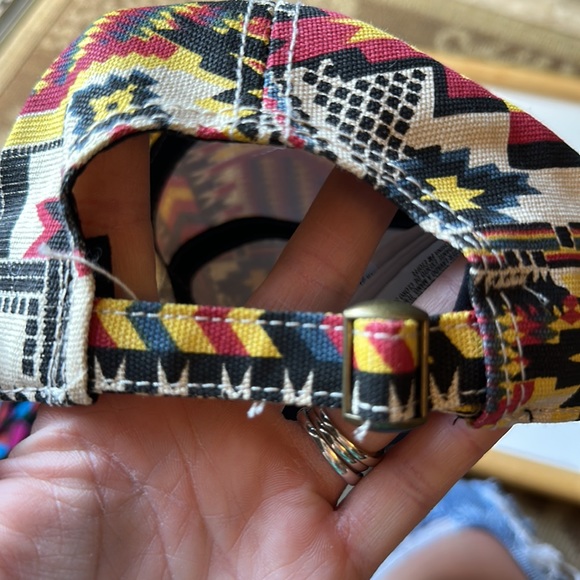 Aztec pattern hat - Picture 5 of 5